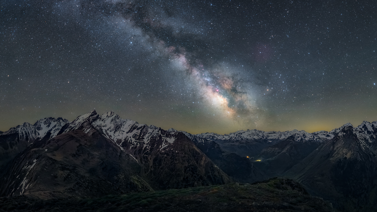 Vallées de Gavarnie sous la Voie lactée